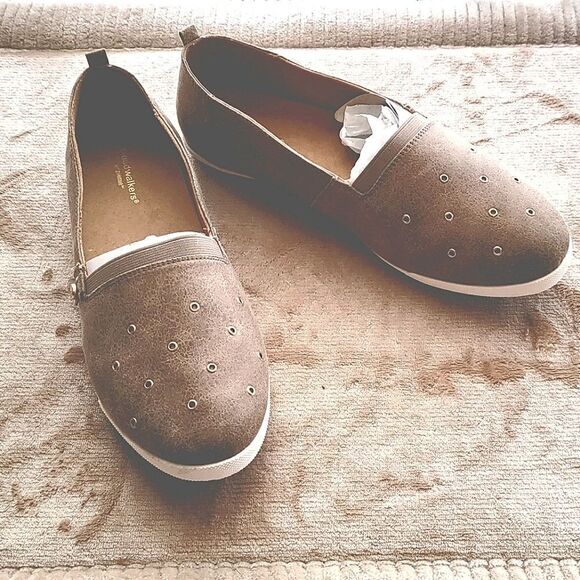 #176 CloudWalkers by Avenue Gold-toned Grommet Khaki Colored Slip-On Sneakers - Picture 1 of 9
